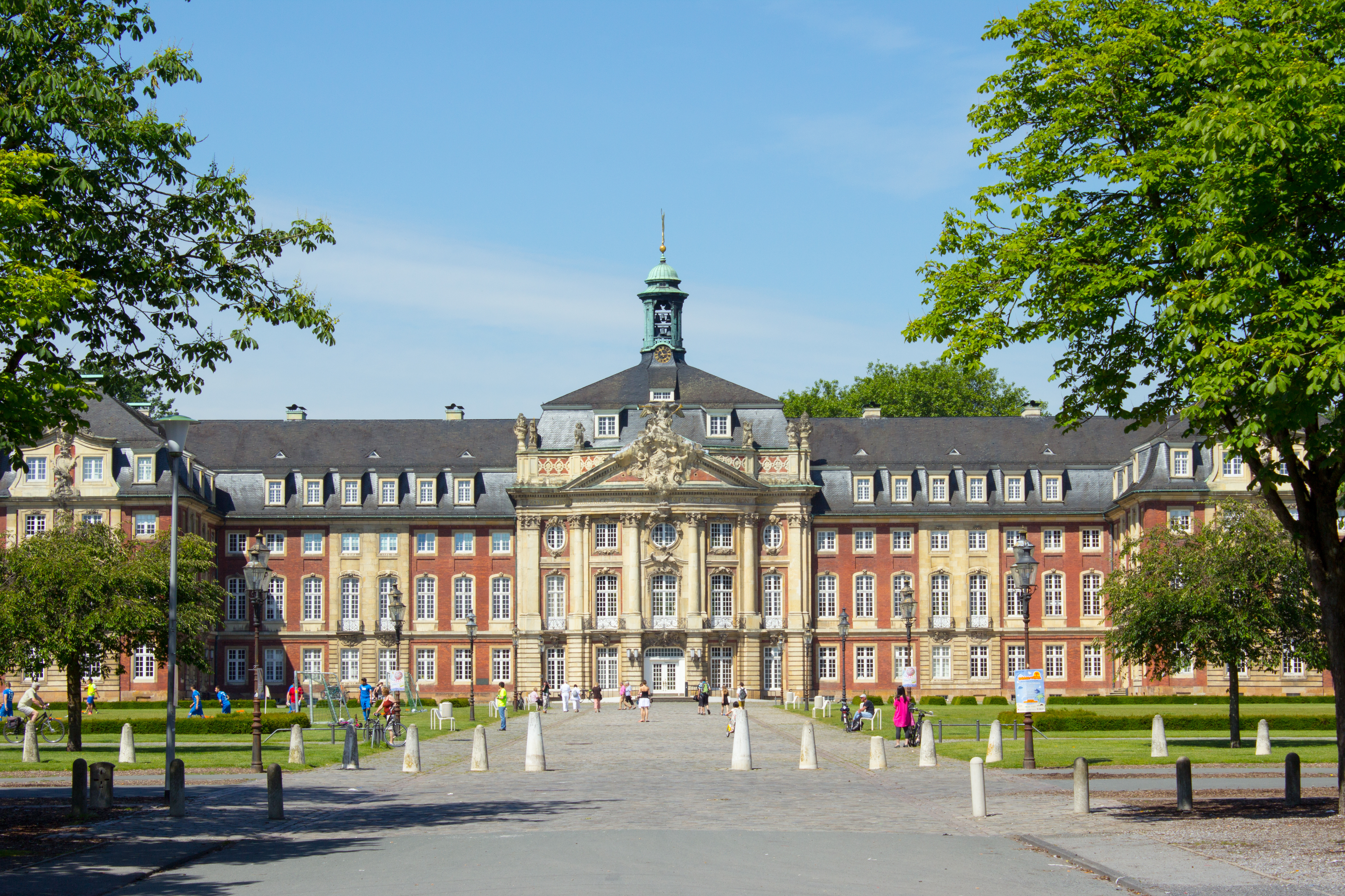 Domwert Immobilienverwaltung – Über Uns Münster Schloss